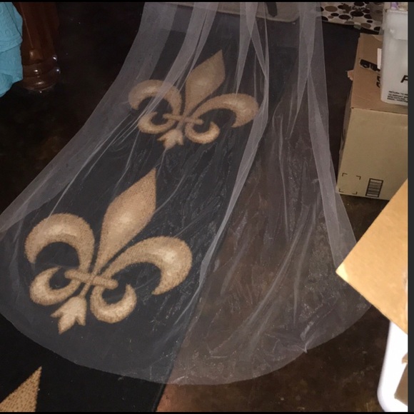 New beautiful rhinestone comb cathedral veil - Picture 3 of 8